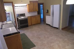 19070 Meredith Ave, Euclid, OH 44119 - Photo 5