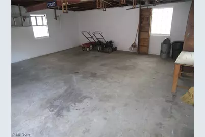 19070 Meredith Avenue, Euclid, OH 44119 - Photo 35