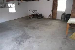 19070 Meredith Ave, Euclid, OH 44119 - Photo 35