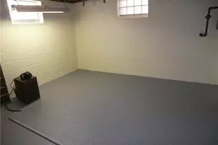 19070 Meredith Ave, Euclid, OH 44119 - Photo 31