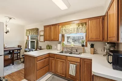 1605 Multnoma Avenue, Akron, OH 44305 - Photo 9