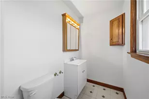 923 Kirwan Dr, Youngstown, OH 44515 - Photo 17