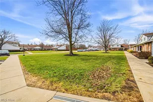 25520 Country Club Blvd, North Olmsted, OH 44070 - Photo 21