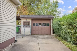 12512 York Blvd, Garfield Heights, OH 44125 - Photo 31