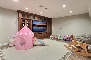 20962 Sydenham Rd, Huber Heights, OH 44122 - Photo 31