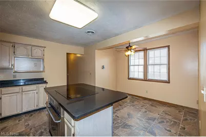 1260 Meadowview Lane, Amherst, OH 44001 - Photo 15