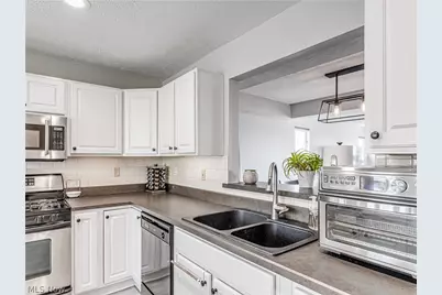 1219 W 69th Street, Loveland, OH 44102 - Photo 11