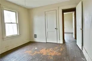 642 St Clair Ave, Warren, OH 44483 - Photo 35