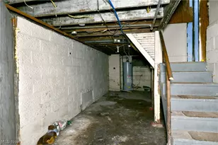 642 St Clair Ave, Warren, OH 44483 - Photo 39