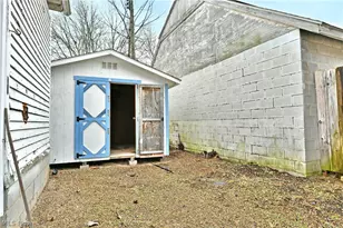 642 St Clair Ave, Warren, OH 44483 - Photo 11