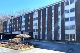 3068 Kent Rd, Stow, OH 44224 - Photo 1