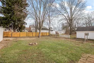 230 Superior St, Louisville, OH 44641 - Photo 9