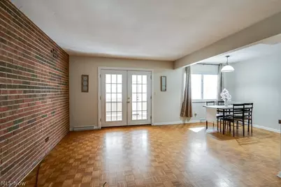 25600 Country Club Boulevard #4, North Olmsted, OH 44070 - Photo 7