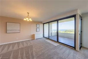 1 Lakeshore Blvd, Bratenahl, OH 44108 - Photo 17