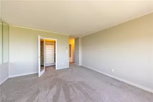 1 Lakeshore Blvd, Bratenahl, OH 44108 - Photo 31