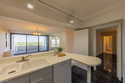 1 Bratenahl Place #1411, Bratenahl, OH 44108 - Photo 21