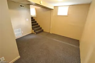 39 W 2nd St, Frazeysburg, OH 43822 - Photo 7