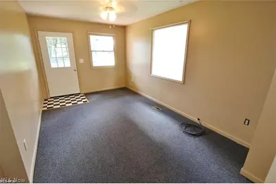 39 W 2nd Street #C, Frazeysburg, OH 43822 - Photo 5