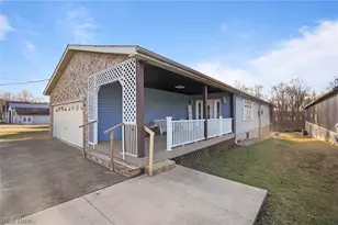 2282 Heston Dr, Lake Milton, OH 44429 - Photo 3