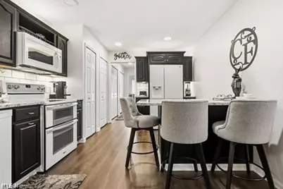 637 Hunters Trail, Akron, OH 44313 - Photo 19