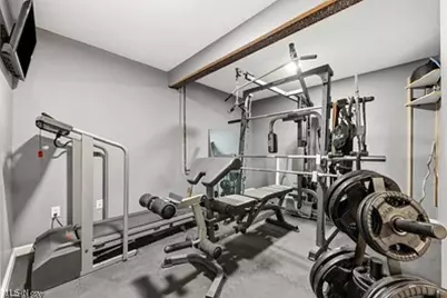 637 Hunters Trail, Akron, OH 44313 - Photo 7