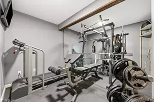 637 Hunters Trail, Akron, OH 44313 - Photo 7