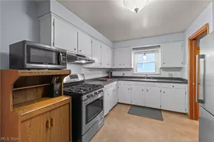 13406 Lakewood Heights Blvd, Oakwood, OH 44107 - Photo 7