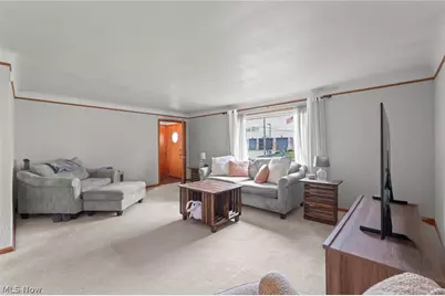 13406 Lakewood Heights Boulevard, Oakwood, OH 44107 - Photo 5