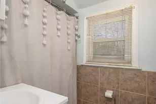 869 Packard Dr, Akron, OH 44320 - Photo 15