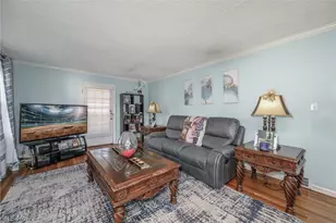 869 Packard Dr, Akron, OH 44320 - Photo 5