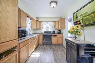 869 Packard Dr, Akron, OH 44320 - Photo 11