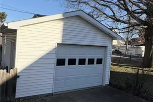 237 7th St NW, New Philadelphia, OH 44663 - Photo 3