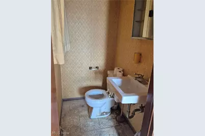 1093 E Schaaf Road, Independence, OH 44131 - Photo 15