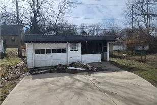 18990 Raymond St, Maple Heights, OH 44137 - Photo 9