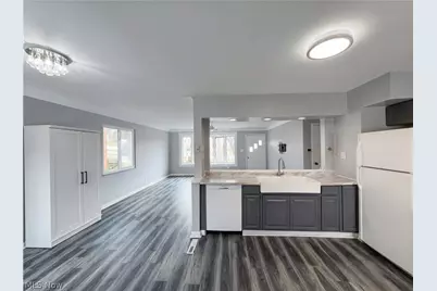 18715 Libby Road, Maple Heights, OH 44137 - Photo 9