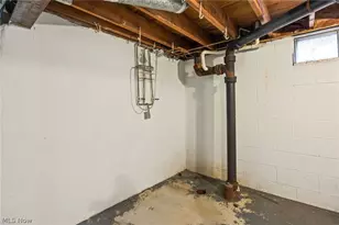 31 Medford Ave, Akron, OH 44310 - Photo 25