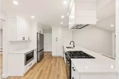 36988 Clearway Drive, Eastlake, OH 44095 - Photo 5