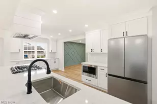 36988 Clearway Dr, Eastlake, OH 44095 - Photo 9