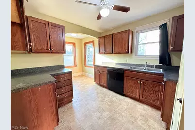 837 Eastland Avenue, Akron, OH 44305 - Photo 13