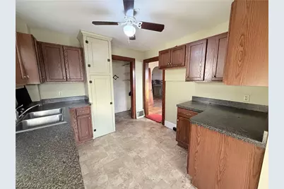 837 Eastland Avenue, Akron, OH 44305 - Photo 9