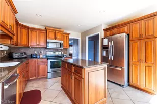 195 Willow Bend Dr, Canfield, OH 44406 - Photo 11