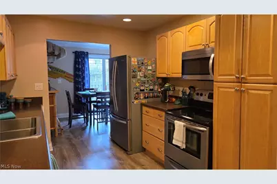 9284 Willow Lane, Olmsted Falls, OH 44138 - Photo 3