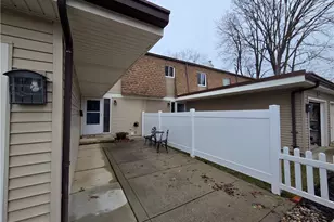 9284 Willow Ln, Olmsted Falls, OH 44138 - Photo 17