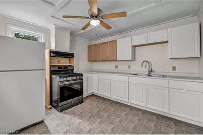 1023 W Washington Avenue, Lorain, OH 44052 - Photo 13
