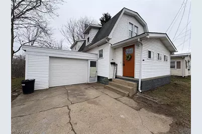 316 Bank Lane SE, New Philadelphia, OH 44663 - Photo 1