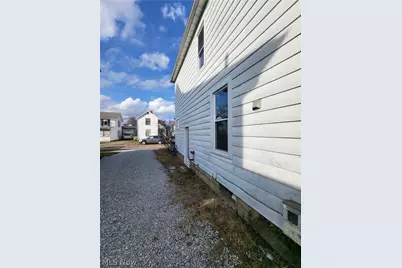 1027 Adams Street, Coshocton, OH 43812 - Photo 15