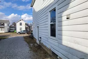 1027 Adams St, Coshocton, OH 43812 - Photo 15