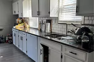 16301 Cloverside Ave, Loveland, OH 44128 - Photo 7