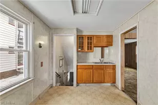 4306 W 52nd St, Loveland, OH 44144 - Photo 3