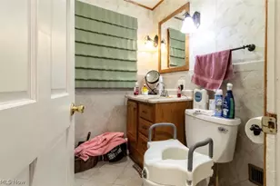 3892 Highland Ave, Shadyside, OH 43947 - Photo 11